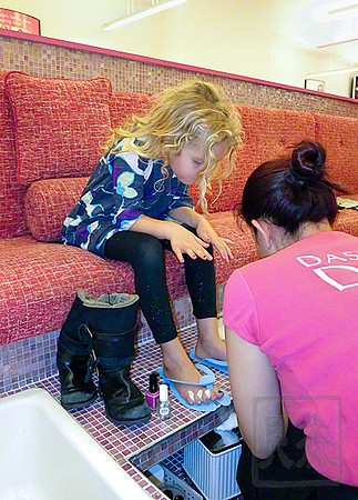 Uma at the Salon (5)