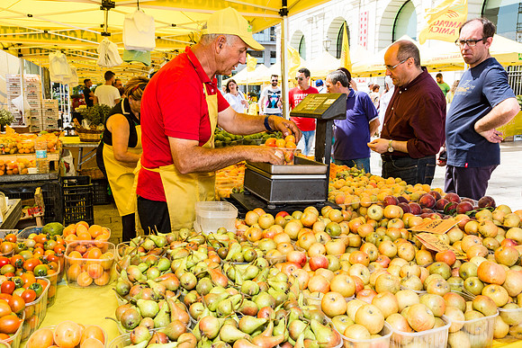 Open market, Bari