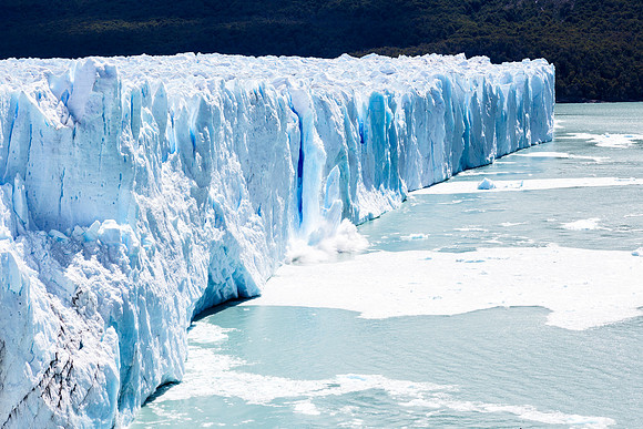 Perito Moreno calving 8801