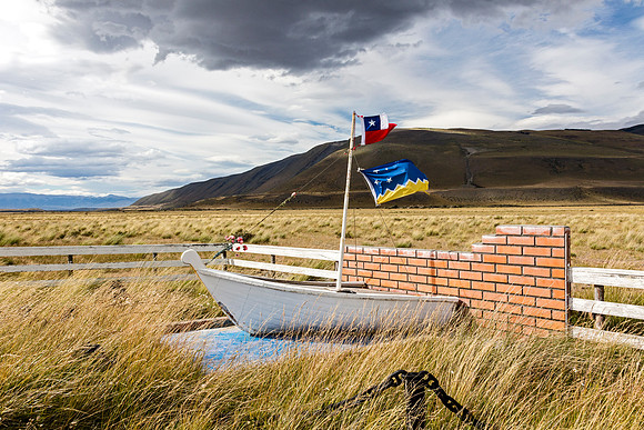 A memorial to a ship's captain killed on Route 9