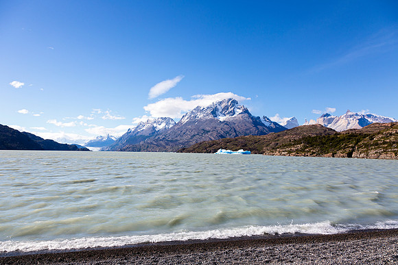 Grey glacier and Grey Lake